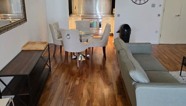 2 Bed Apartment Central London Canary Wharf - Foto 4, Zona de estar