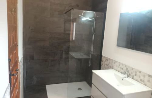 Villa Carmen - Chalet privado con piscina, jardín y barbacoa - Foto 35