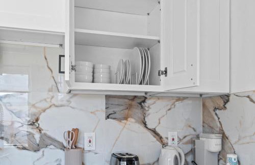 20 percent OFF Fully Furnished 2BR in Prime Tustin - Foto 8