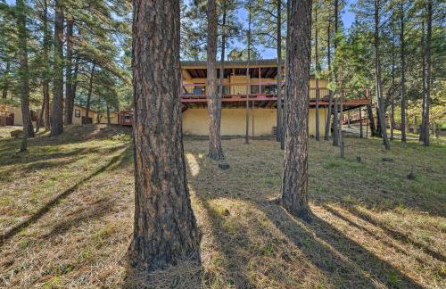 All-Season Alto Getaway with Fire Pit and Deck! - Foto 32