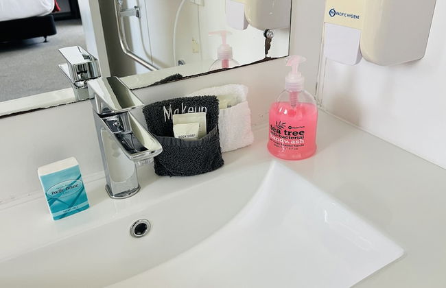 18th Avenue Thermal Motel - Photo 50