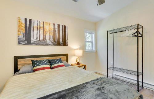 Secluded Poconos Cabin 75 Acres and Fire Pit! - Foto 12