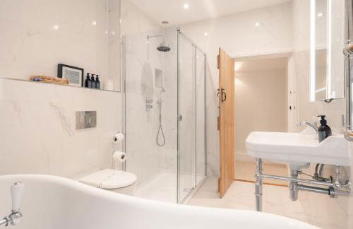 The Farmhouse - Photo 58