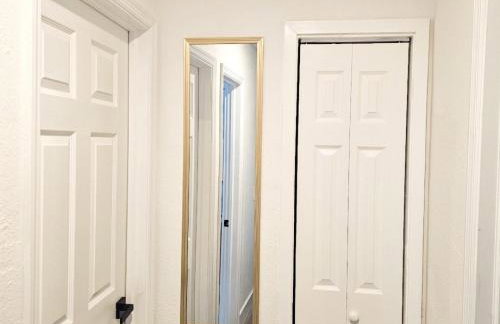 Modern 3BR Home Near Holycross Hospital - Foto 32