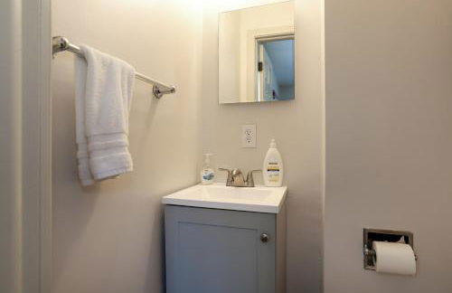 Spacious West Side Home away from Home! - Foto 17