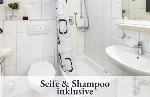 Ferienhaus Petra - Großzügige Ferienwohnungen in bester Bodenseelage l 1 Minute zum Bodensee l 7 Ferienwohnungen l Vollausgestattete Küchen l Gratis-WLAN l Gratis Parkplätze l Mitten auf der Mettnau - Photo 27