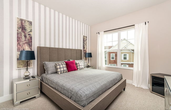 Upscale Townhome W/pool Access! 5 mi. to Disney! - Foto 2