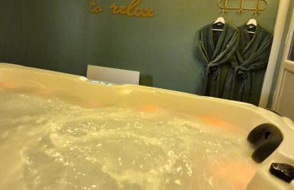 Chill House - Maison 2 chambres - Option Jacuzzi - Foto 16