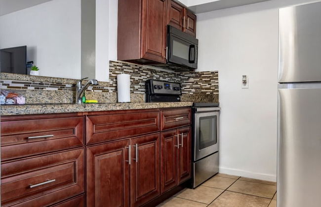 Secluded Hollywood Studio, Walk to Beach & Boardwalk - Photo 5