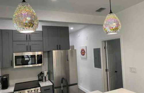 Contemporary 1-Bedroom Private Bungalow Walk to Armature & Riverwalk - Foto 11