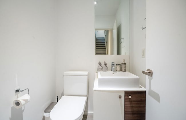 Luxury 4BR Townhouse in Downtown Toronto - Photo 51