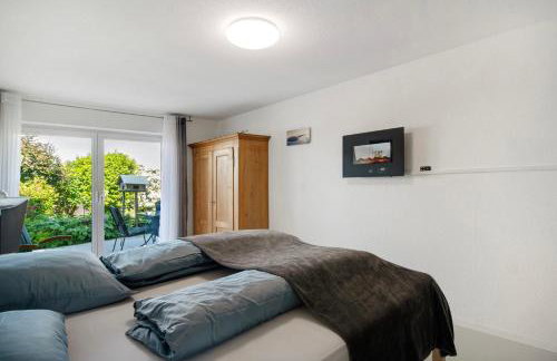 Easy Living - Photo 2