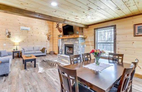 Pet-Friendly Yard! Nature Escape in Forest City - Foto 8