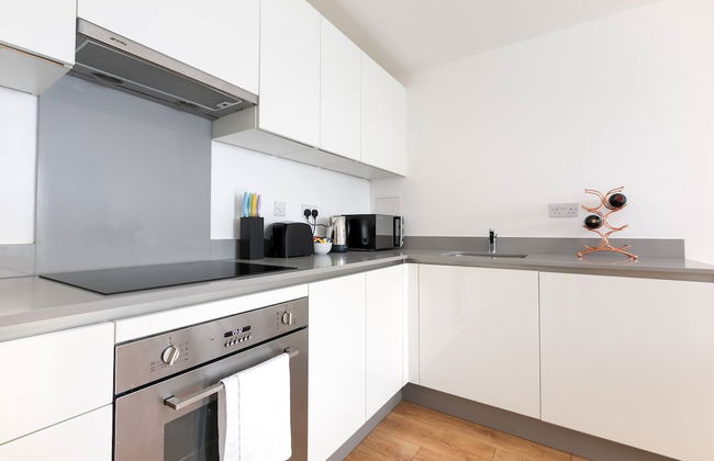 Skyvillion 2bed Enfield Flat W Balcony - Parking - Foto 34