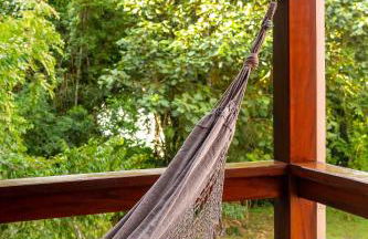 Chalé Canto do Galo 1 - Hidro da Jacuzzi, Lareira Ecológica, Cozinha Completa, Wi-Fi 80mbps, próximo a comércio local e relaxando ao som do riacho - Photo 29