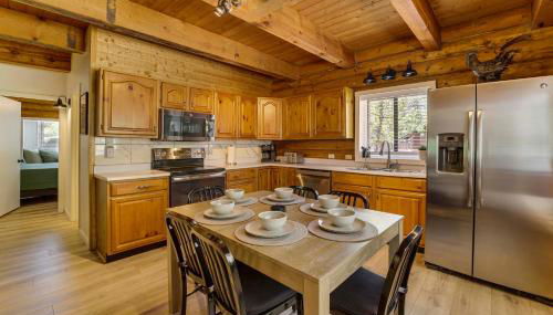 Covered Deck, Private Acreage Log Cabin in Pine - Foto 3