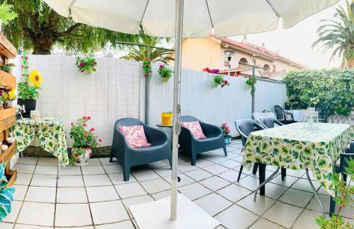 Acogedora casa recién reformada con jardín y wifi - Foto 2