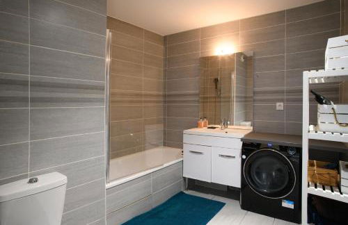 T2 lumineux avec balcon - 4 pers, métro et PartDieu - Foto 8