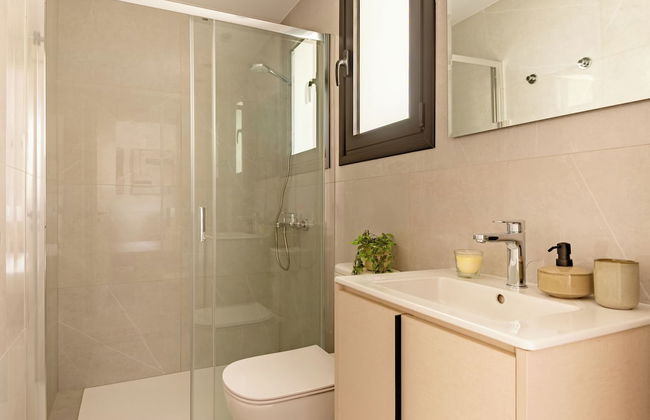 Sanders Eduardovich Limassol - Foto 58