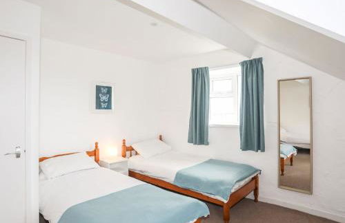 Rhiw - 1 Ty'n Don - Photo 13