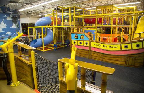 Happy Days at Two Oaks 4BD Home Minutes From Beautiful Lake Hollingsworth - Foto 35