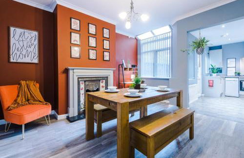 Spacious Modern Chester Home - Great Location - Photo 34