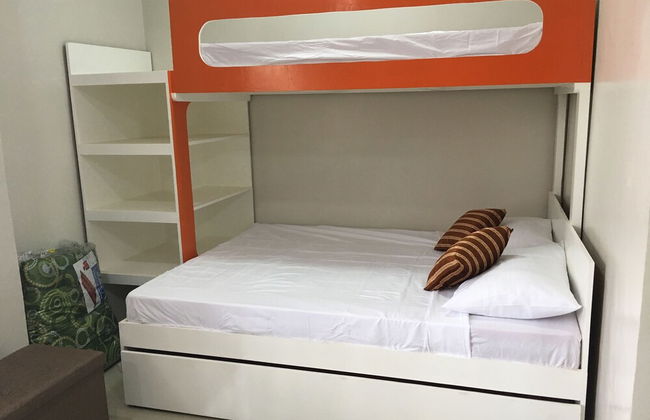 Beinte Singko de Marso Apartments - Photo 12