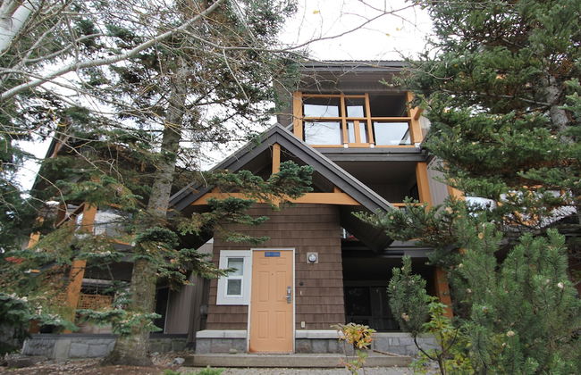 Glacier's Reach by Whistler Retreats - Photo 37