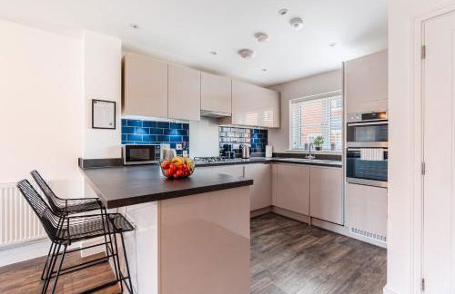 4 Bed, 3 Bath in Colchester - Business, Contractor and Leisure - Singles or Superkings - Disc0unts - Foto 18