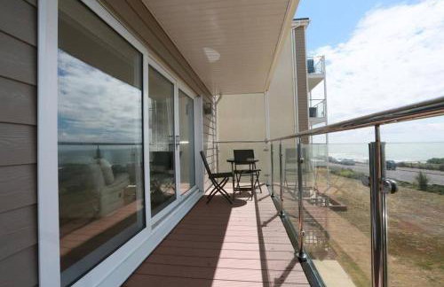 LATITUDE WEST by BOURNECOAST - An Impressive Holiday Apartment with FANTASTIC SEA VIEWS, a Balcony and Parking - FM6180 - Foto 13