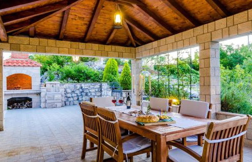 Beautiful Home In Gromaca With Wifi - Photo 3