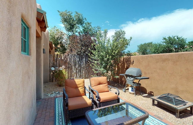 Casa Nona - Pristine Home in the Railyard District, Walk to The Plaza - Photo 20