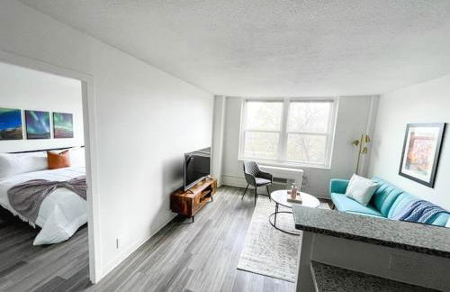 Sleepover Downtown Cincinnati 1BD 1BA Apartments - Photo 41