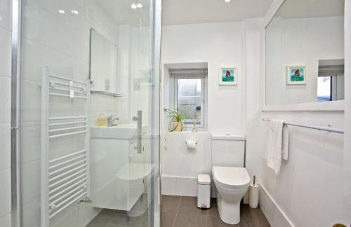 Charming Cottage, Wi-Fi, Parking, Pets Accepted - Foto 16