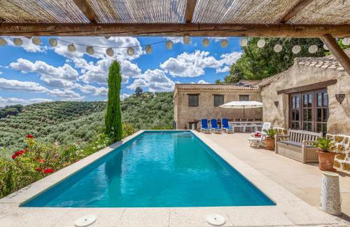 Villa in Montefrio near Iznajar Lake - Photo 1