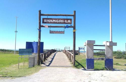 Casa Shangri-la Ar-Condicionado Piscina TV a cabo Wifi 360mb - Foto 57