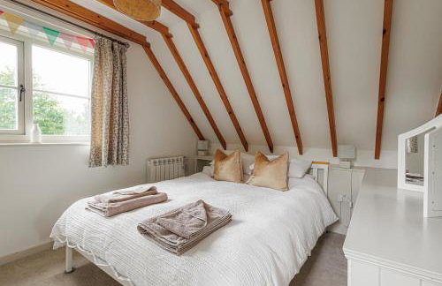 Dreamy Suffolk Country Cottage Escape - Photo 20