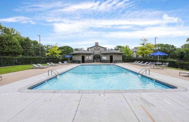 Glamorous 2B2BA with patio views and gym - Foto 23