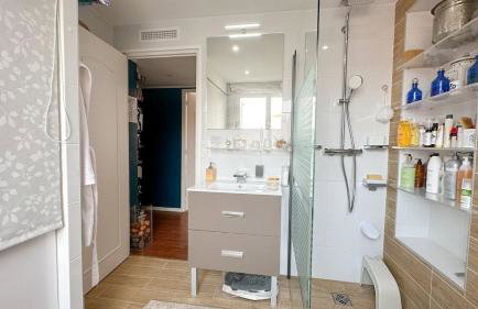 Beautiful renovated luxury apartment terrace parking - Photo 19