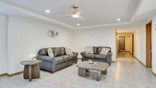 6 Mi to Barr Lake Apt with Yard and Pool Access! - Foto 5