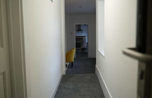 Charming 1-bed & Balcony Flat in Merthyr Tydfil - Foto 14