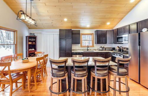 Ski, Hike and Ride On-Site 80-Acre Retreat in Boon - Foto 8