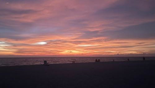 Beautiful Waterfront Home Less Than 7 mins to Beaches - Foto 2