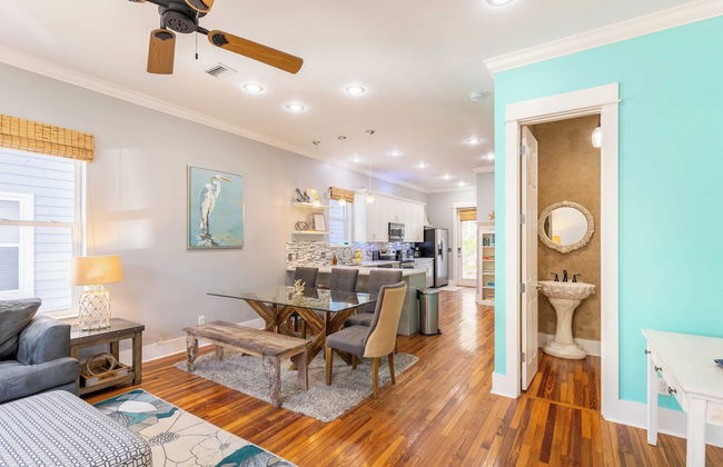 Doctor's Orders by Avantstay 5 Mins TO Beach! w/ Community Pool & Hot Tub! - Photo 10