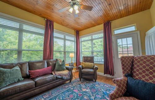 Wizard House + Hot Tub, Private Creek, Large Yard - Foto 8