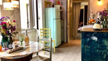 Charming and Design Attic Loft Central Milan in coolest area Navigli Ticinese - Photo 3