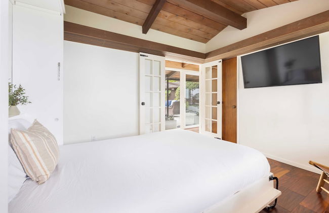 La Jolla Mid-century by Avantstay Private Pool, Outdoor Living + Ocean Views - Photo 31