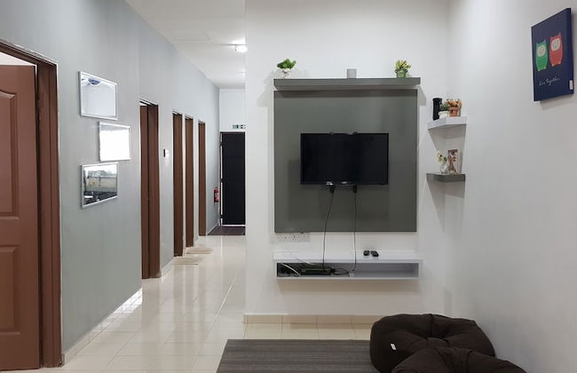 Fahaz Lumut Homestay - Photo 21