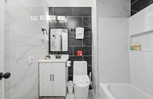 Mountains Views with Pool & Basketball, Relax & Play! - Foto 34