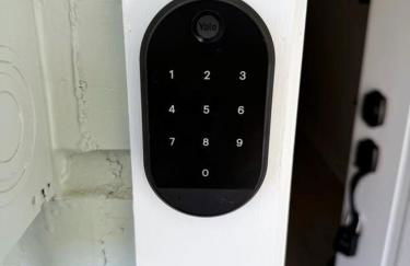 Newly Renovated 2 Bedroom - A Seasoned SuperHost - Photo 11